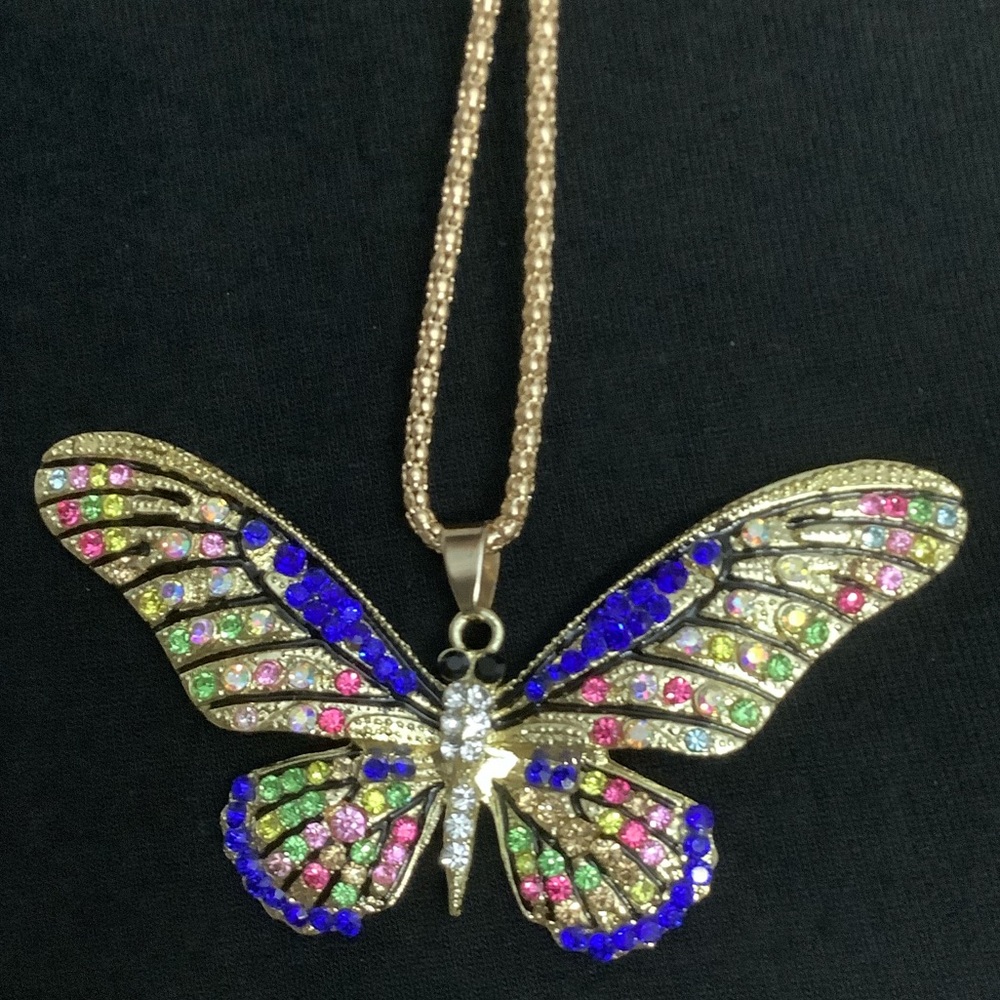 beautiful butterfly necklace